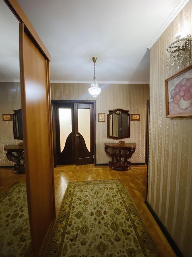 Большая Четырехкомнатная Квартира С Двумя Балконами У Моря В Центре Сухума,В Абхазии Sukhumi Exterior photo